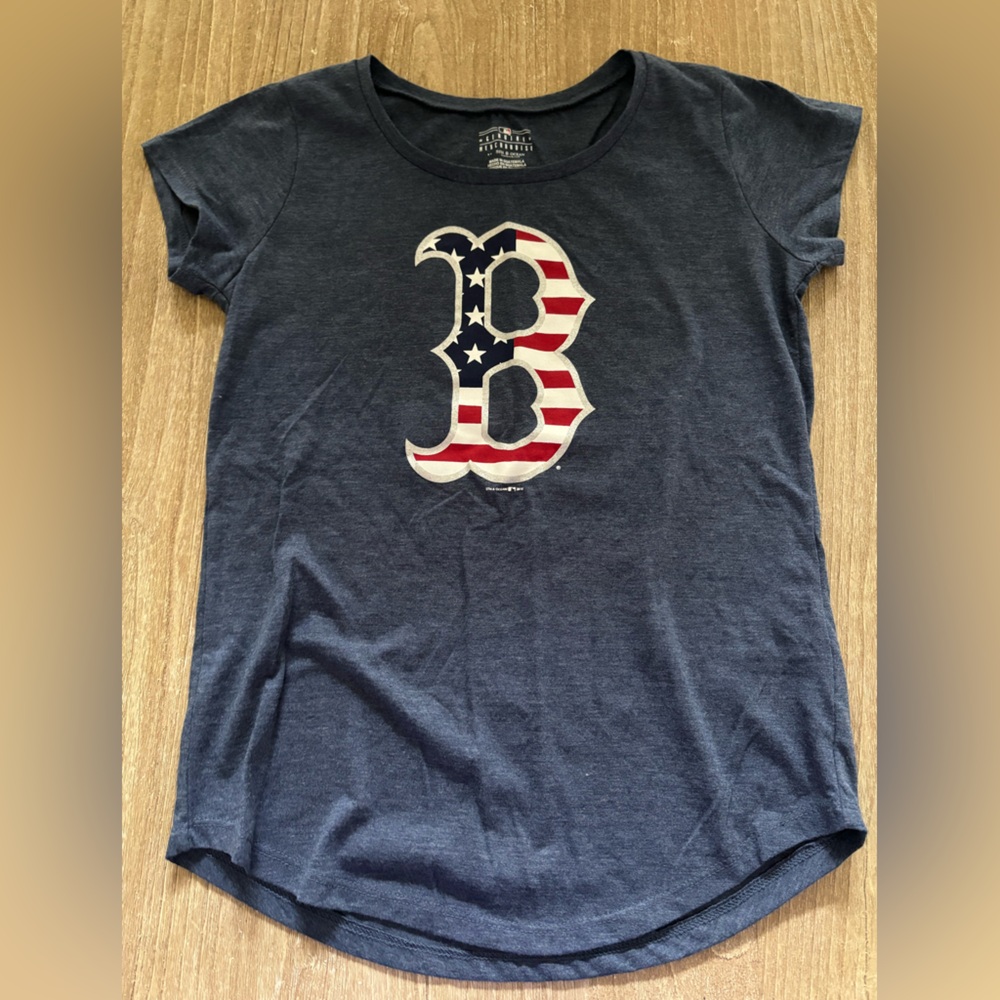 Girls like-new Boston Redsox t-shirt!
